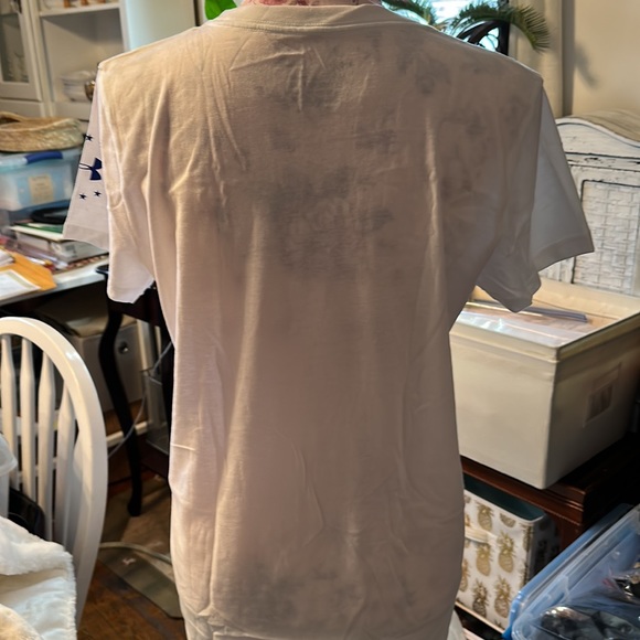 Under Armor tshirt - Picture 4 of 4